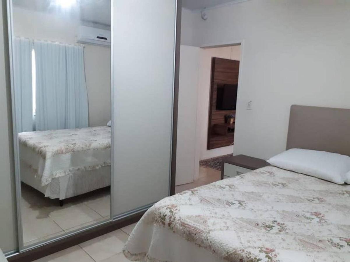 Casa De 03 Dormitorios No Centro De Бомбиняс Екстериор снимка