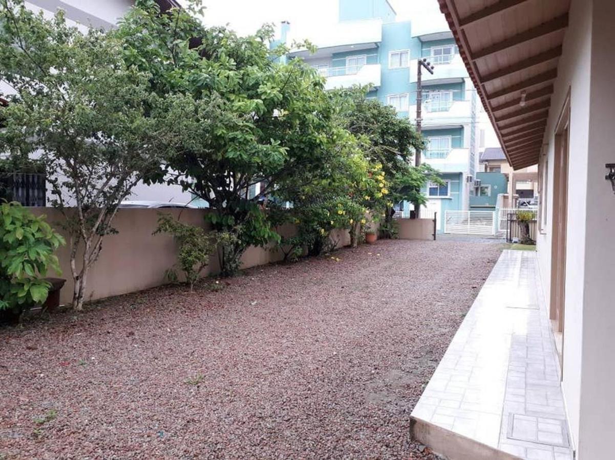 Casa De 03 Dormitorios No Centro De Бомбиняс Екстериор снимка
