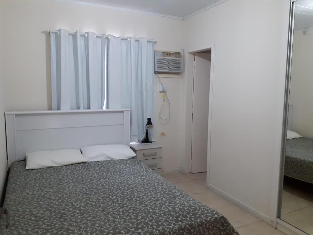Casa De 03 Dormitorios No Centro De Бомбиняс Екстериор снимка